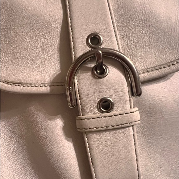 Coach - Picture 4 of 8